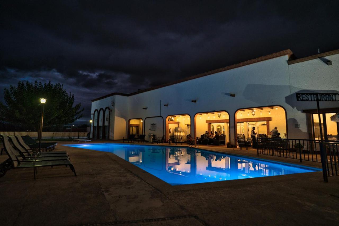 Hotel Hacienda Nuevo Casas Grandes Esterno foto