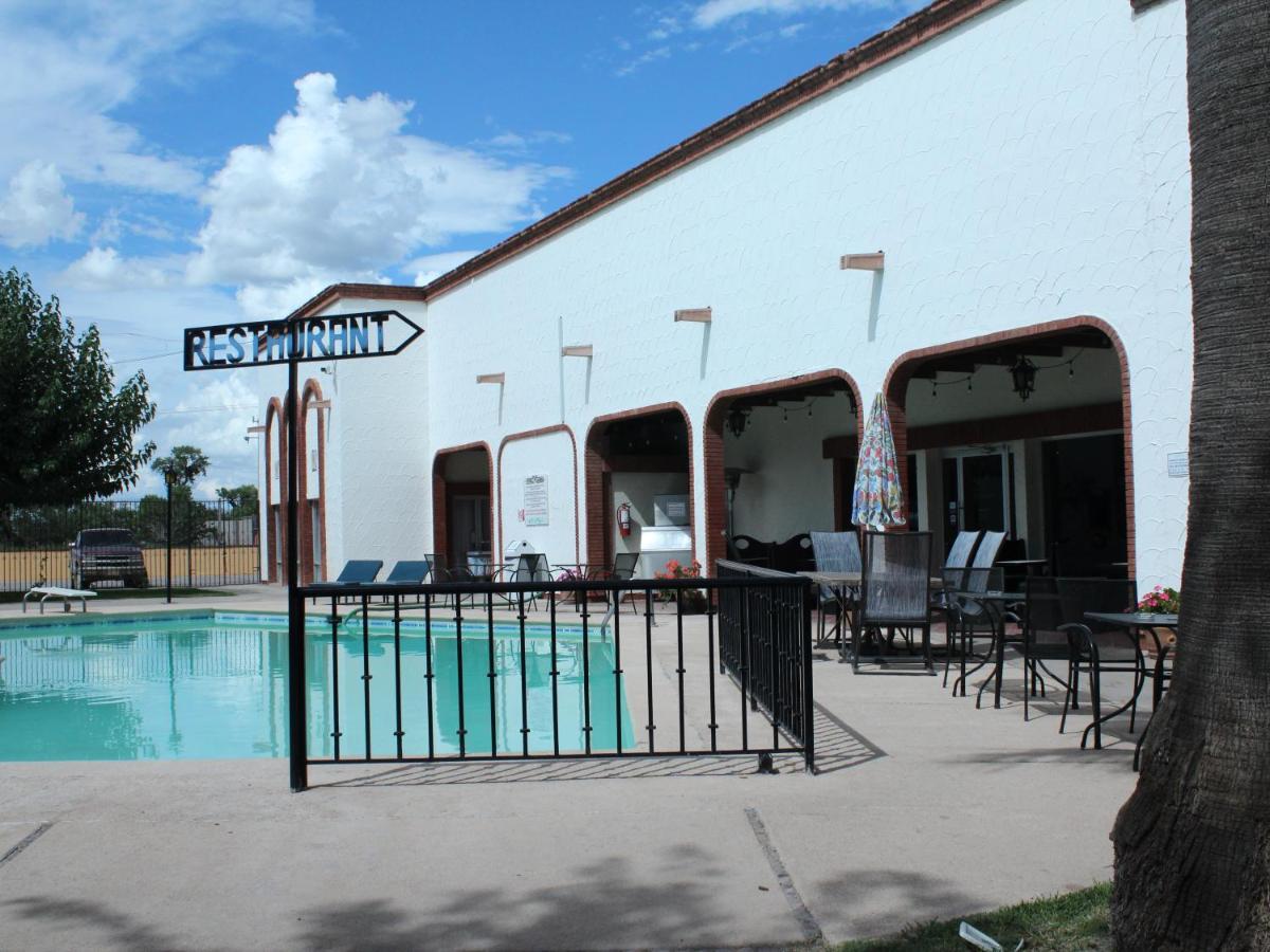 Hotel Hacienda Nuevo Casas Grandes Esterno foto