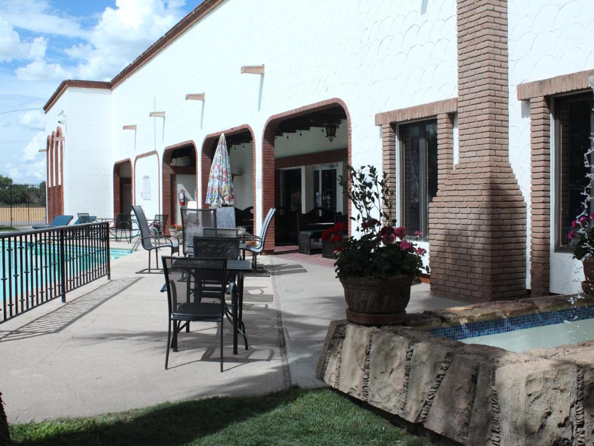 Hotel Hacienda Nuevo Casas Grandes Esterno foto